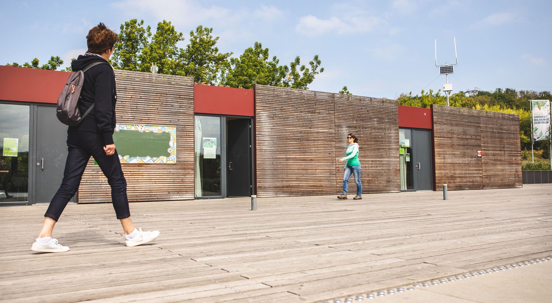 Das Umweltbildungszentrum im Kienbergpark mit seiner Holzfassade