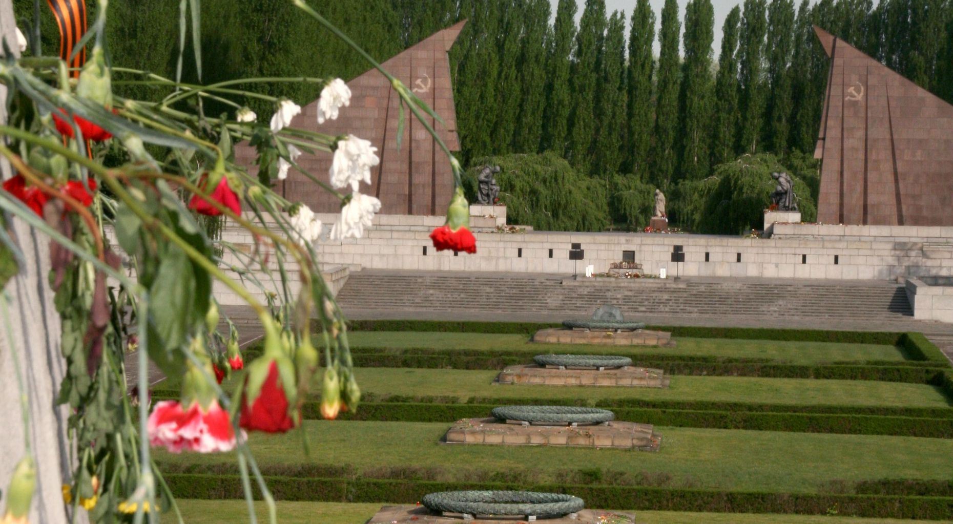 Das Bild zeigt das Monument am sowjetischen Ehrenmal in Treptow.