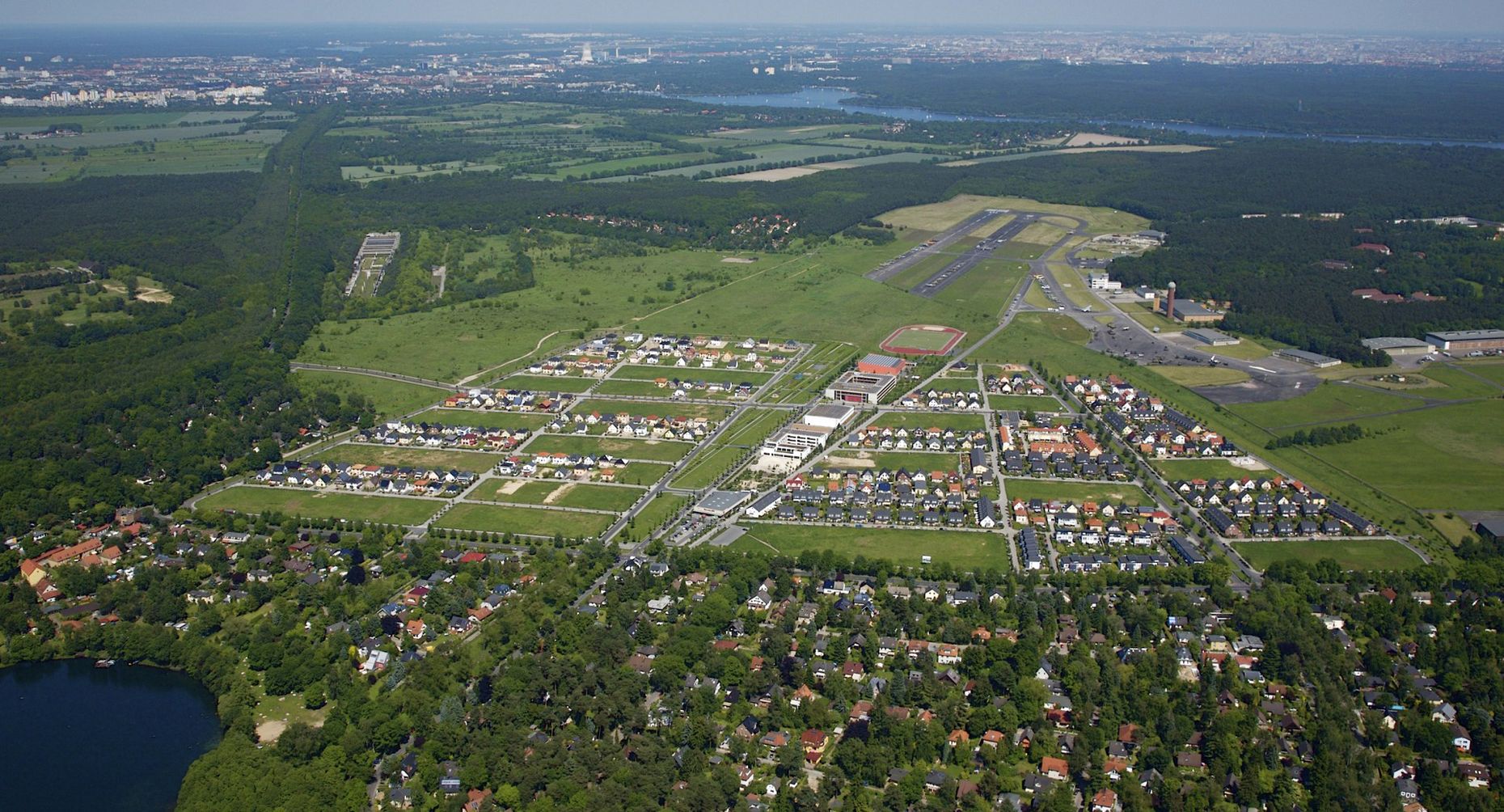 Ein Luftblick über die Flächen des zukünftigen Landschaftspark Gatow